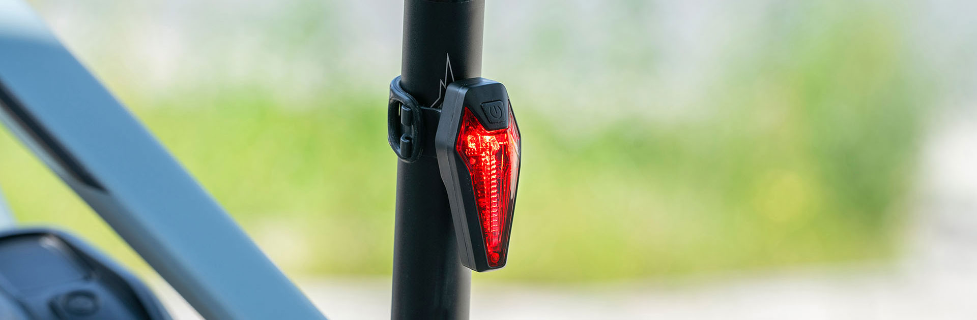 Prophete 5693 LED Rücklicht mit Bremslichtfunktion für E-Bike (6-48V),  22,99 €